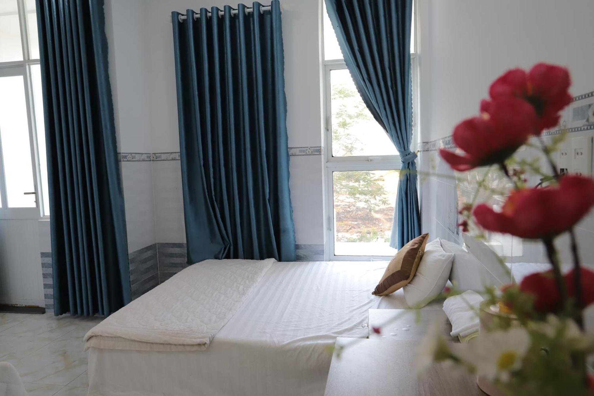 Hotel Tram Anh Nhon Trach Экстерьер фото