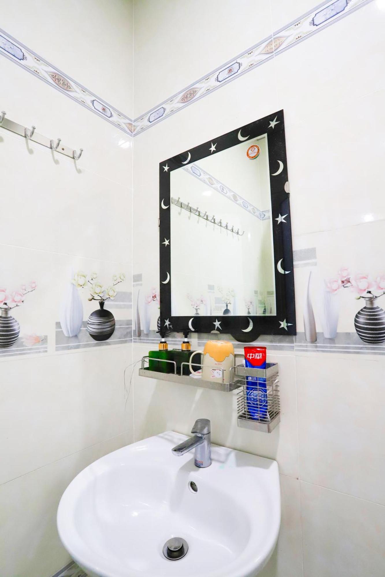 Hotel Tram Anh Nhon Trach Экстерьер фото