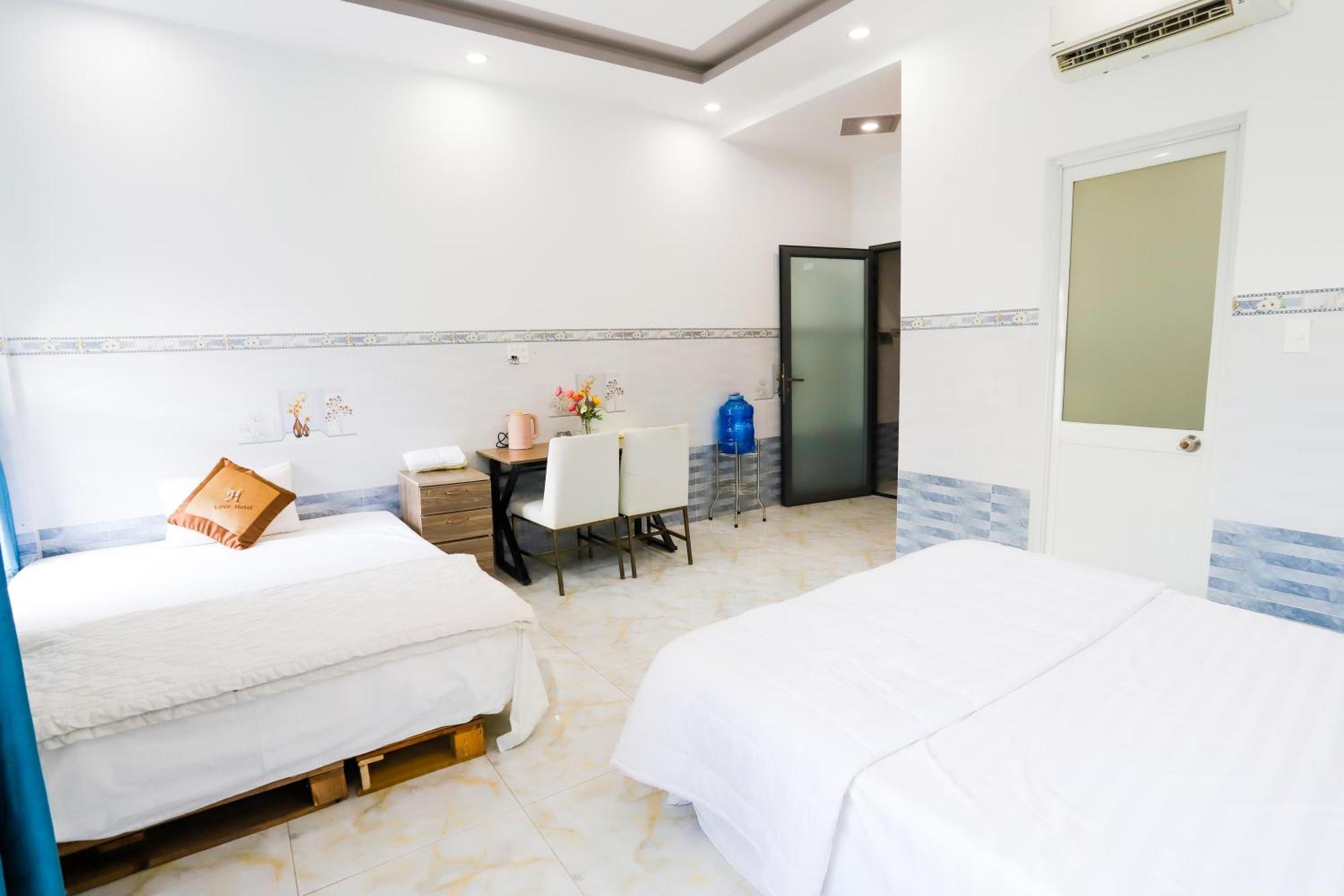 Hotel Tram Anh Nhon Trach Экстерьер фото