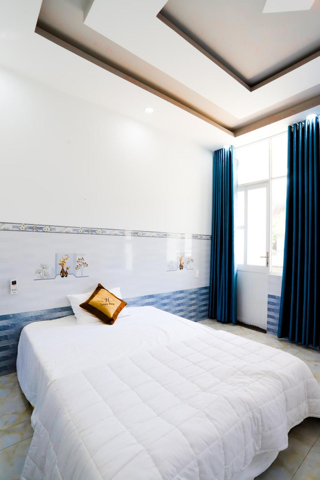 Hotel Tram Anh Nhon Trach Экстерьер фото